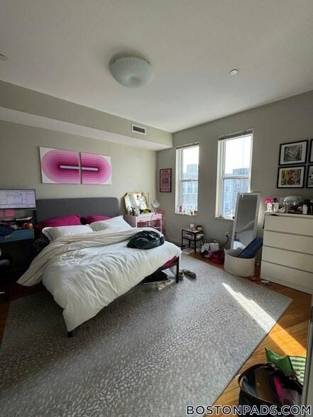 Building Photo - 57 Glenville Ave