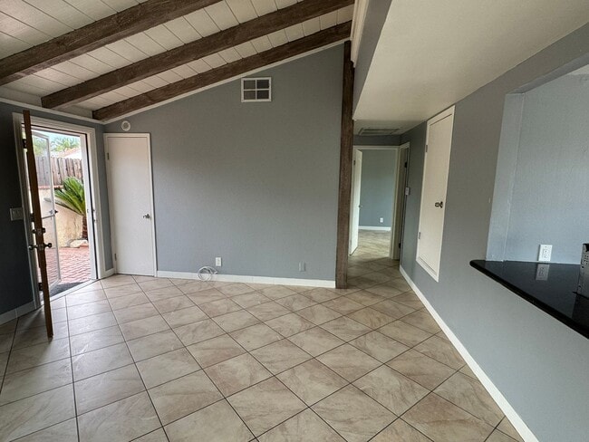 Building Photo - BEAUTIFUL TWO BEDROOM/ONE BATH HOME!