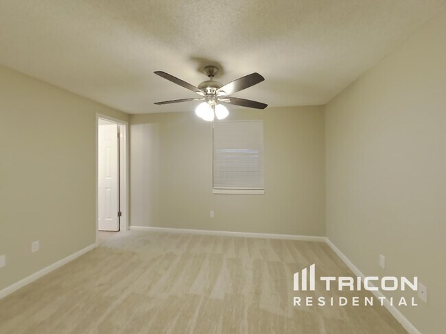 Building Photo - 2846 Tanglewood Blvd