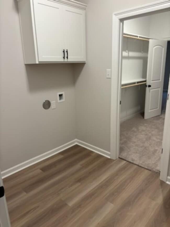 Building Photo - 5330 Helmsdale Ct