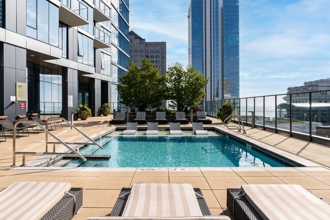 Building Photo - 7SEVENTY7