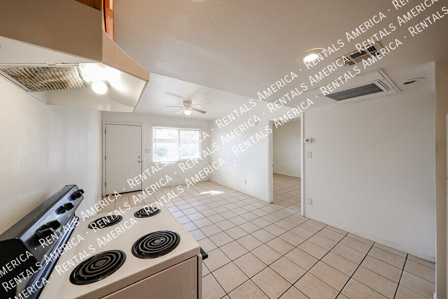 Building Photo - 12440 N 20th St