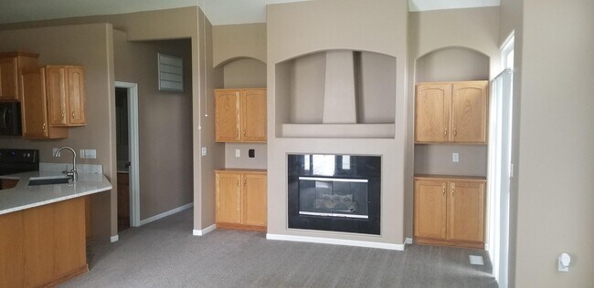 Building Photo - 1709 Lynnwood Dr