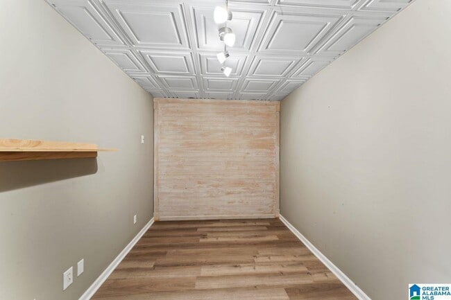 Building Photo - 20892 Sharon Dr