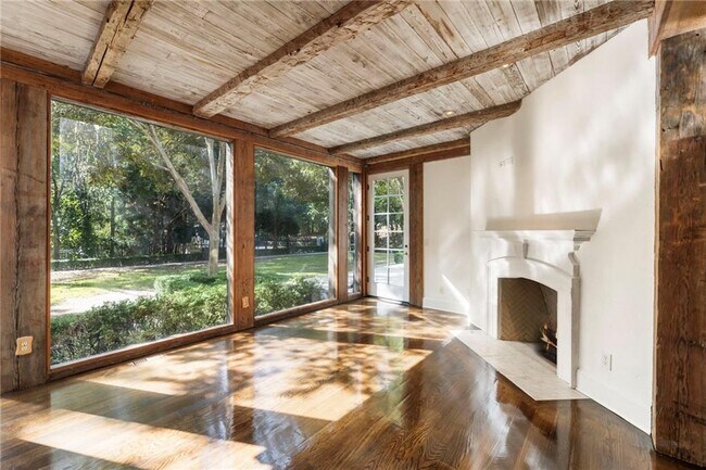 Building Photo - 2485 W Wesley Rd NW