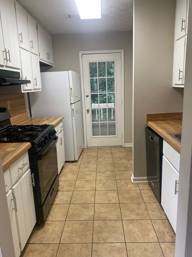 Building Photo - 105 Fairhaven Ct