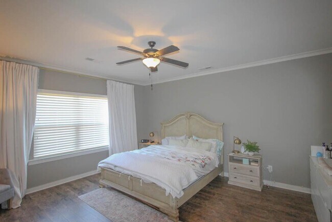 Building Photo - 5098 Park Side Cir