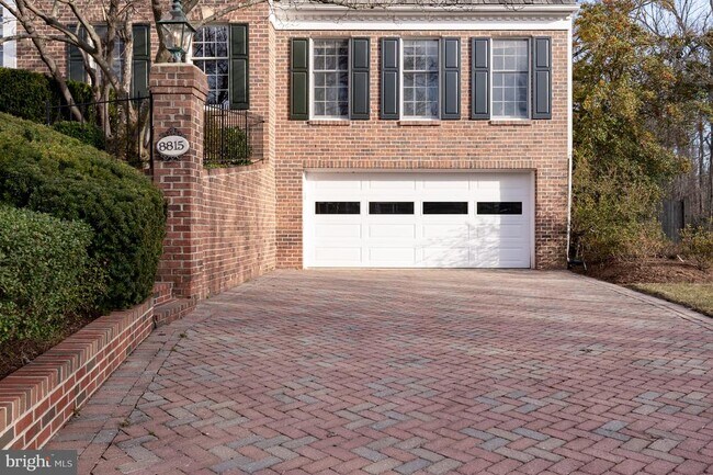 Building Photo - 8815 Surrey Ct