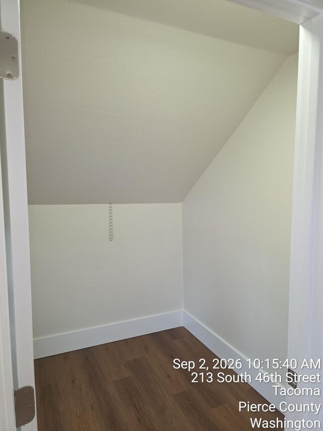 Building Photo - 213 S 46th St