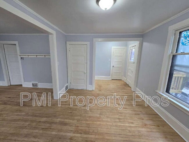 Building Photo - 3111 W Walnut St