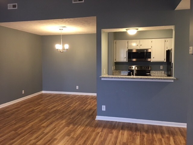 Building Photo - 155 N Timber Dr