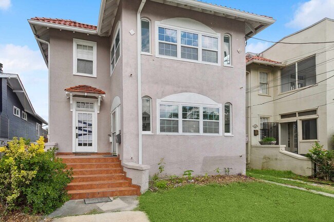 Building Photo - 2217 Jefferson Ave
