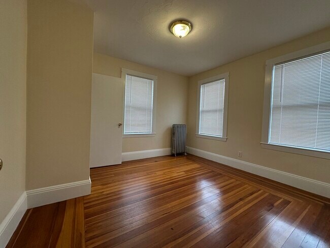 Building Photo - 56 Prentiss St