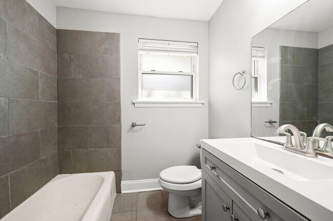 Building Photo - 8120 N Essen Heights Ct