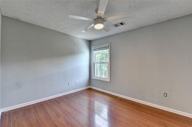 Building Photo - 702 Ashley Glen Ln