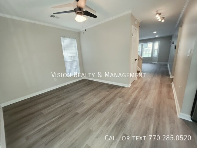 Building Photo - 5025 Brittany Dr