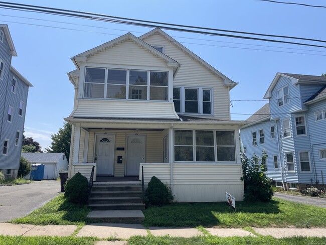 Primary Photo - 162 Columbia St