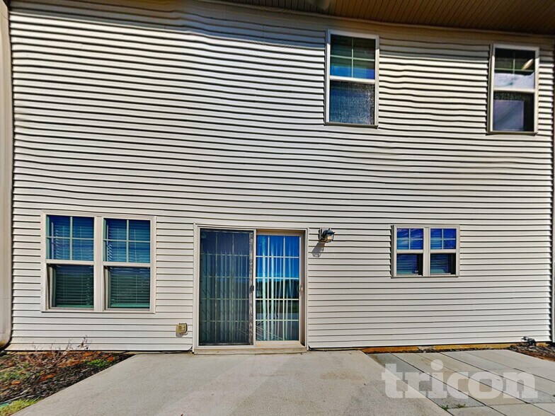 Building Photo - 539 Branch Wood Dr