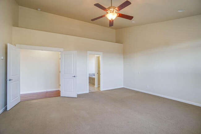 Building Photo - BEAUTIFUL VIEWS of MT. HOOD