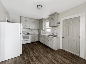 Building Photo - 471-473 West Fourth Street