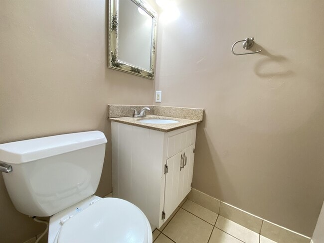 Building Photo - 1540 5th Ave SW