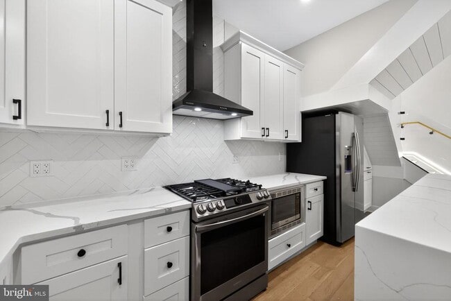 Building Photo - 3236 Mercer St