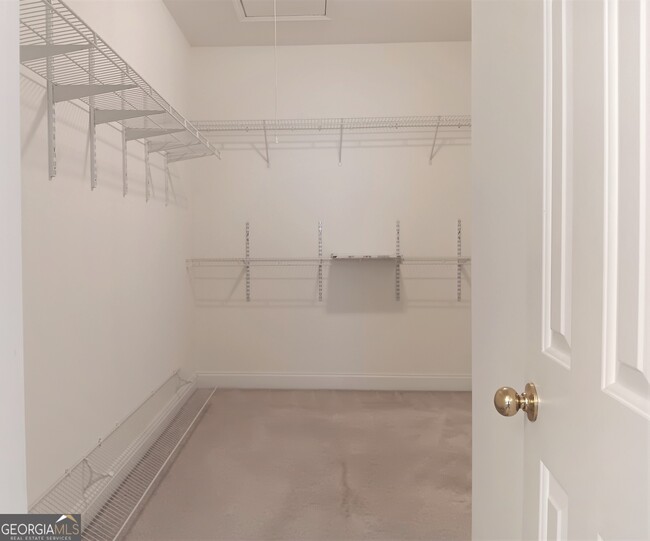 Building Photo - 214 McLaren Gates Dr