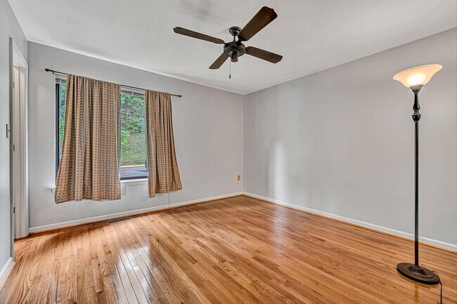 Building Photo - 3273 Forest Ridge Rd