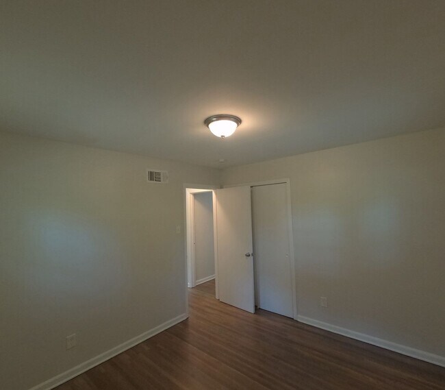 Building Photo - 3150 Parham St
