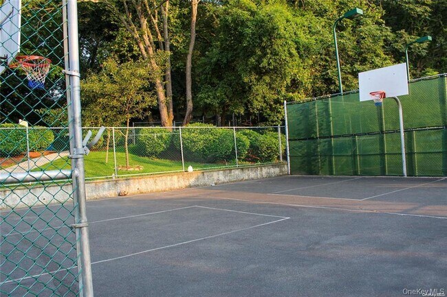 Building Photo - 71-07 Little Neck Pkwy