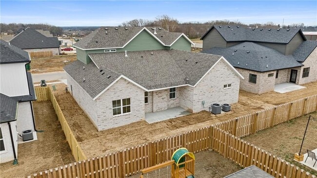 Building Photo - 550 Apollo Dr