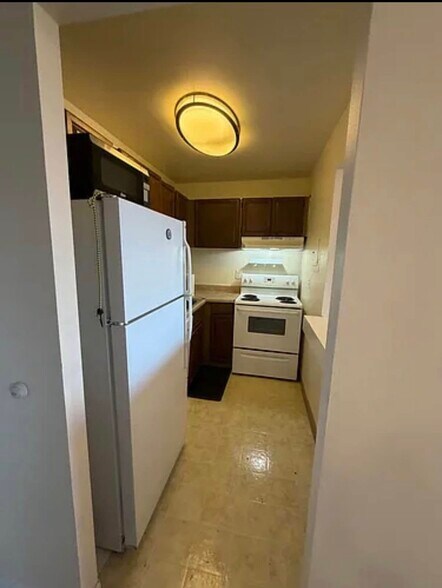 Building Photo - 3101 S Manchester St