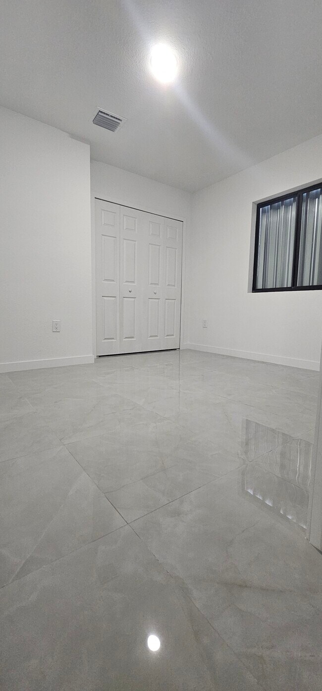 Building Photo - 2970 NW 48th St