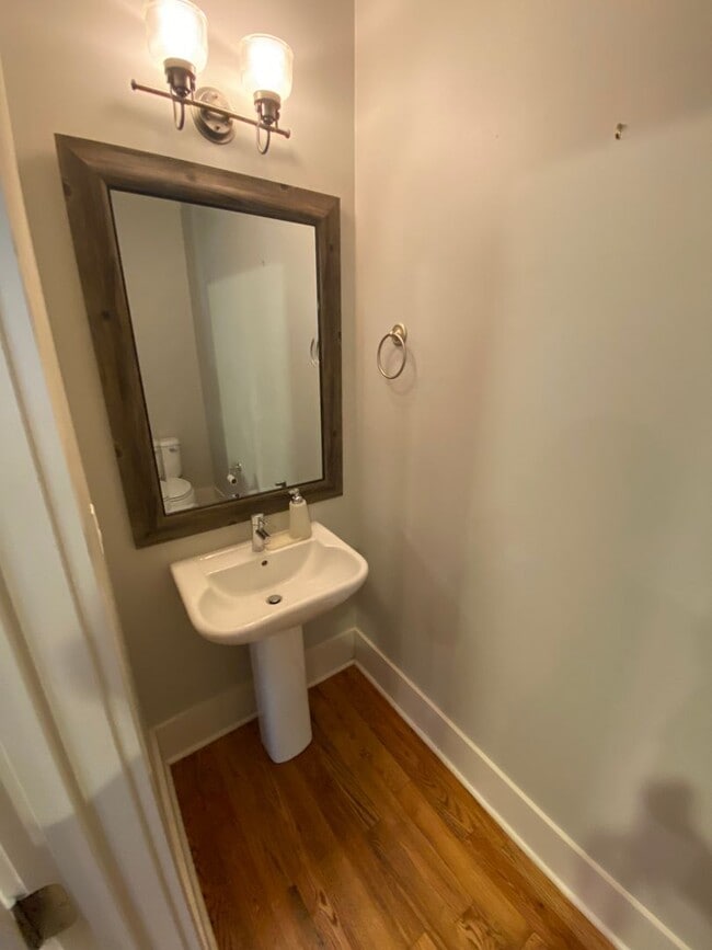 Building Photo - 602 Mariner Way