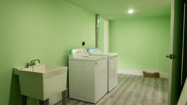 Building Photo - 4139 De Leon St