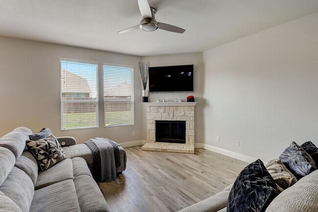 Building Photo - 3105 Walker Creek Dr