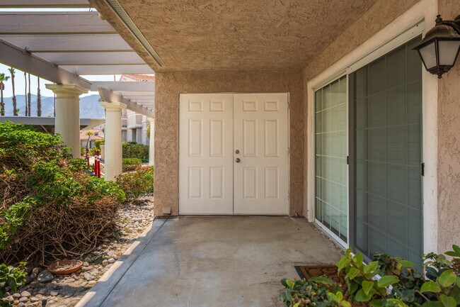 Building Photo - 505 S Farrell Dr
