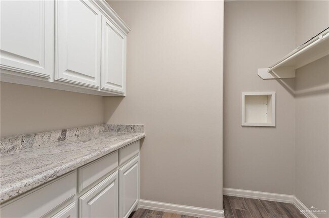 Building Photo - 18 Caddo Ln