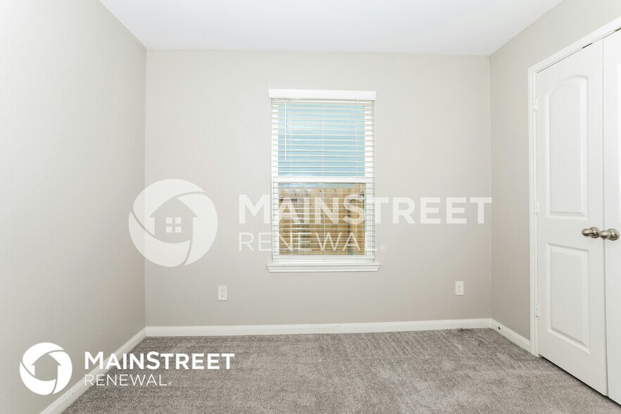 Building Photo - 25208 Dickens Dr