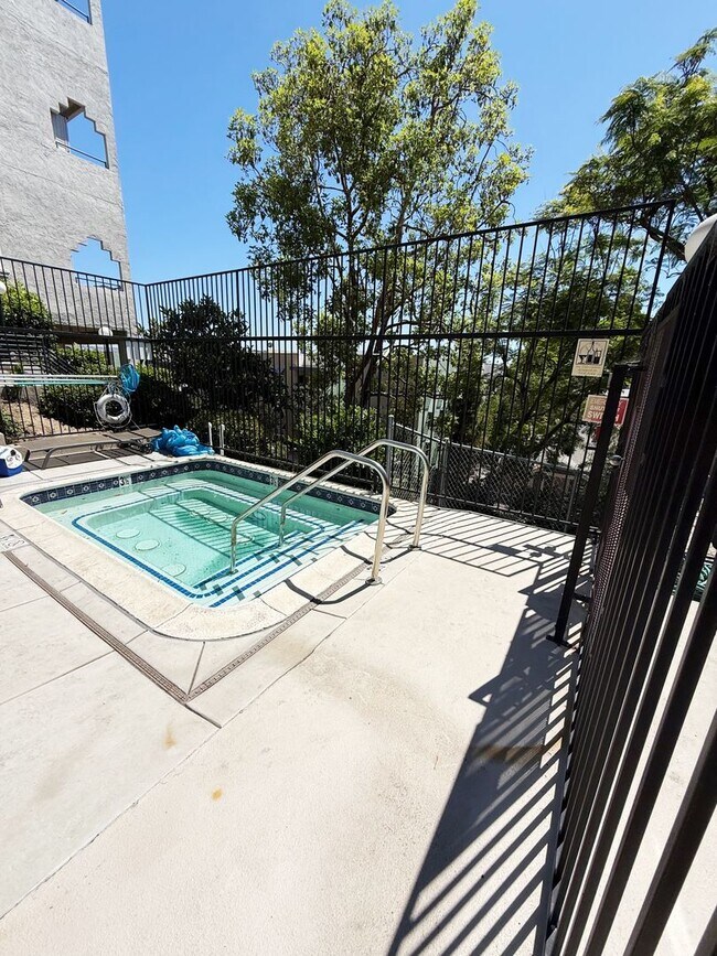 Building Photo - Charming Studio in Prime North Park Locati...