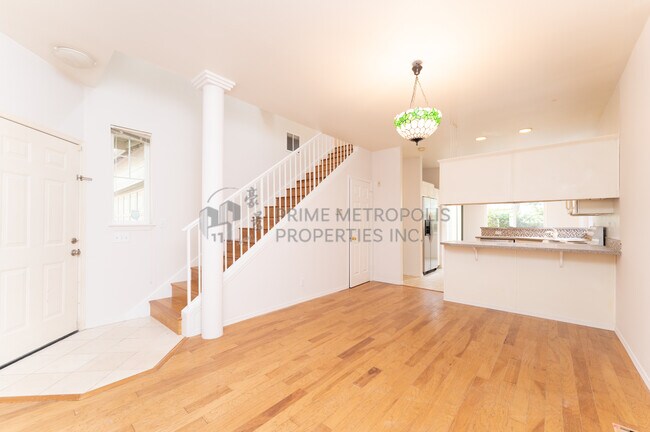 Building Photo - 9808 NE 130th Pl