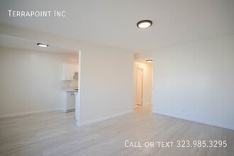 Building Photo - 825 W 167th St