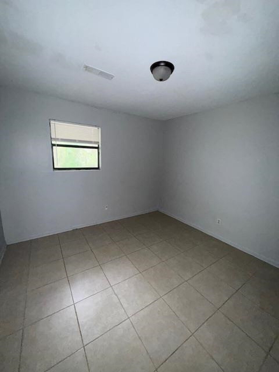 Building Photo - 1502 Oakshire Ct