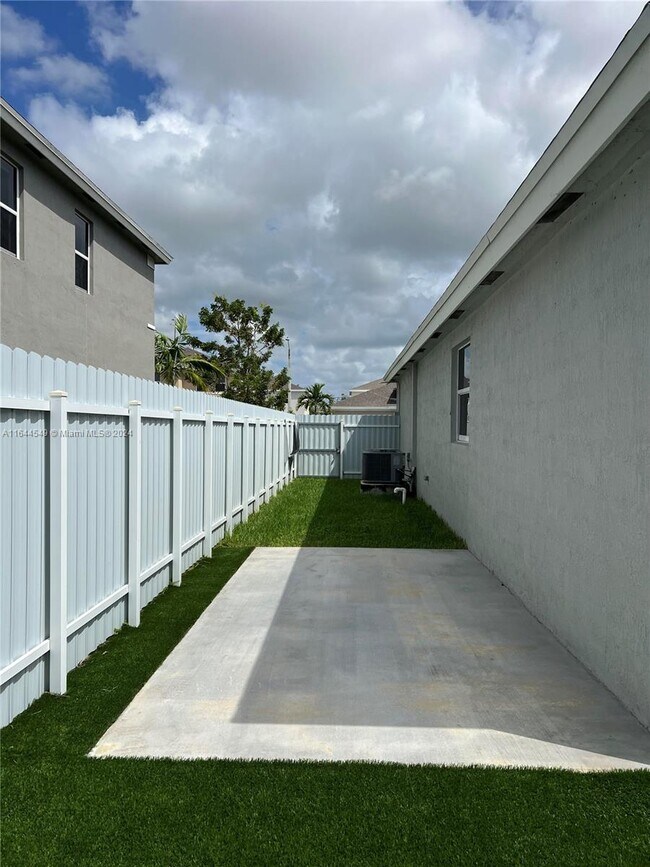 Building Photo - 13240 SW 272nd St