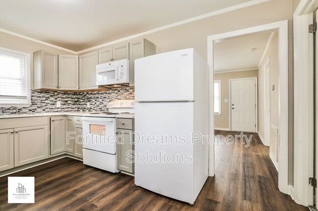 Building Photo - 401 Hobson St