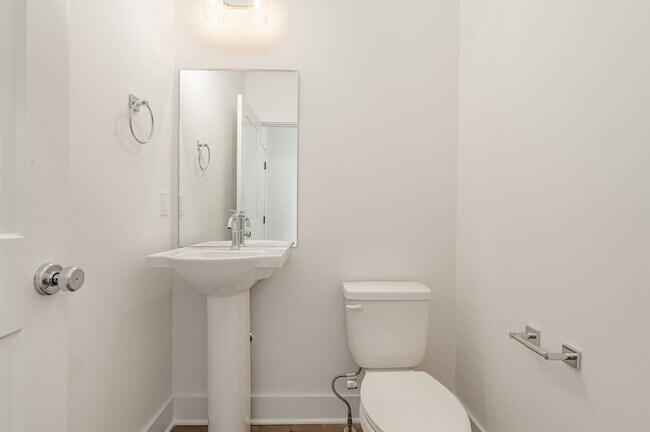 Building Photo - 725 Caraway Ln