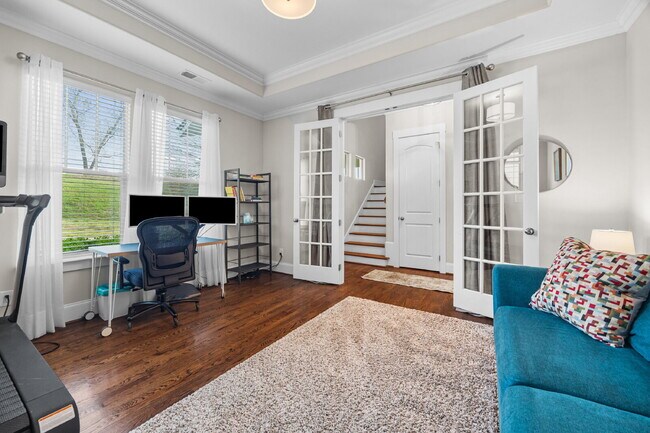 Building Photo - Fully Furnished 3BR Retreat in Riverwalk | Office + Screened Patio