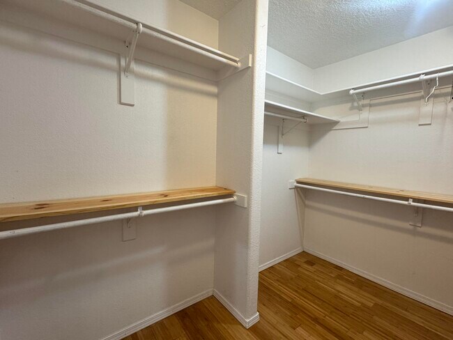 Building Photo - 8808 Vallejo Pl NE