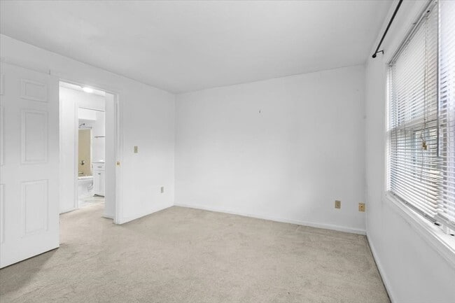 Building Photo - 610 S Franklin St