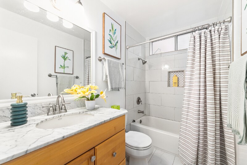 Primary Photo - 1926 Glendon Ave